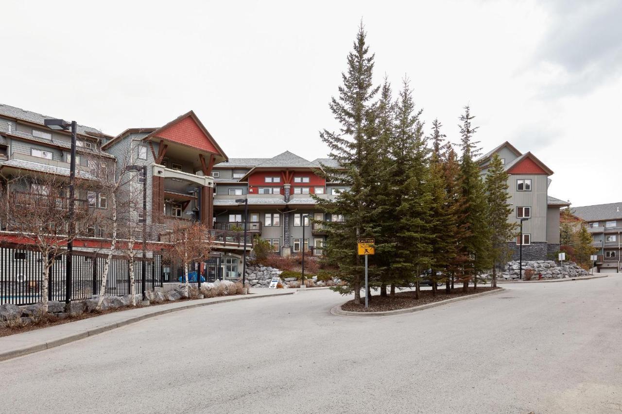 Newly Renovated Grizzly Lodge, Spacious 3Br 2Ba With Open Pool, Hot Tub Canmore Exterior foto