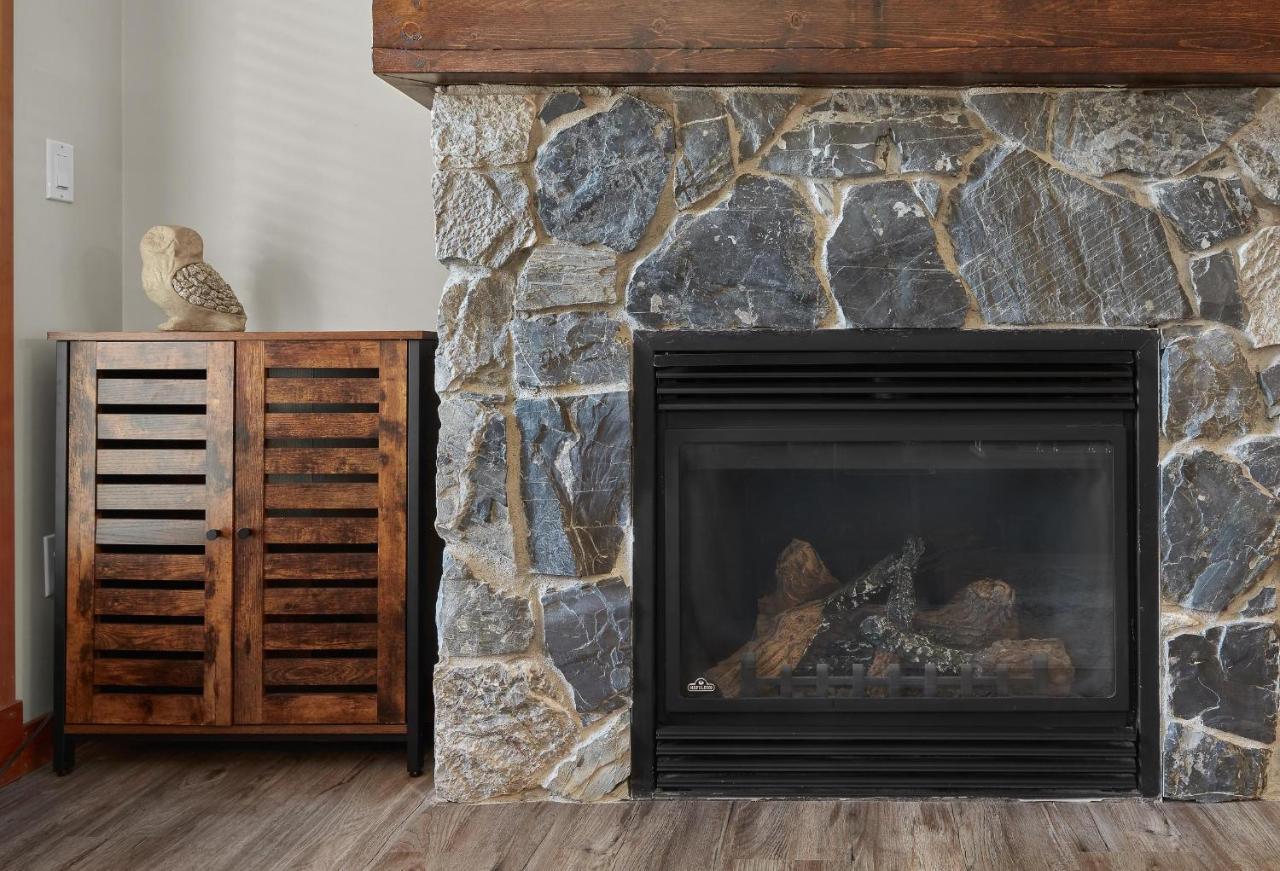 Newly Renovated Grizzly Lodge, Spacious 3Br 2Ba With Open Pool, Hot Tub Canmore Exterior foto