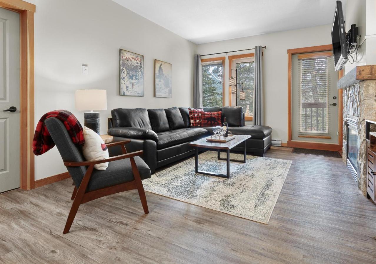 Newly Renovated Grizzly Lodge, Spacious 3Br 2Ba With Open Pool, Hot Tub Canmore Exterior foto